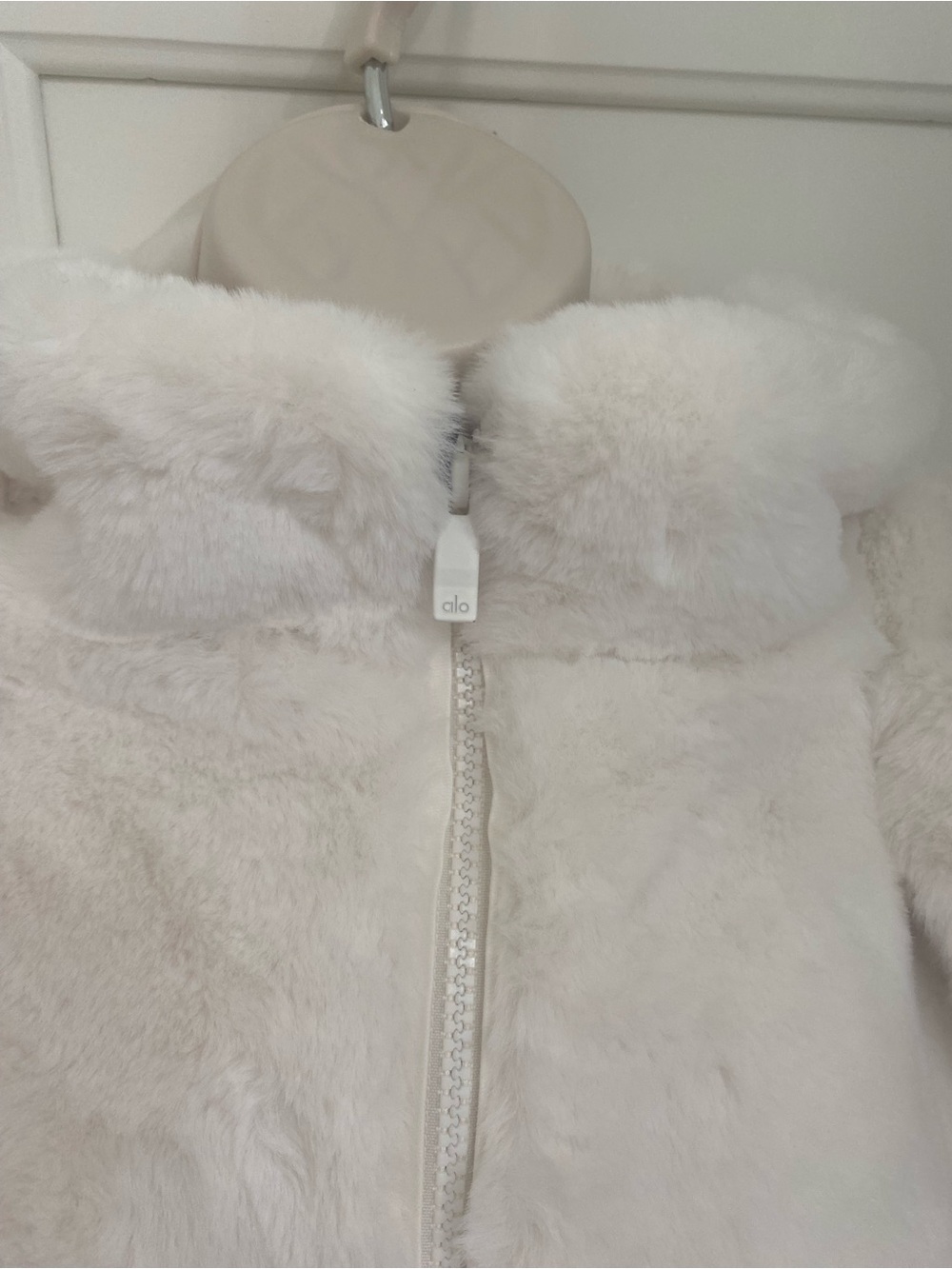 NWT ALO faux fur foxy ivory jacket removal hoodie - Picture 6 of 13